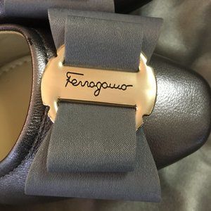 Ferragamo Style Lambskin Silver Gold Bow Flats, 8